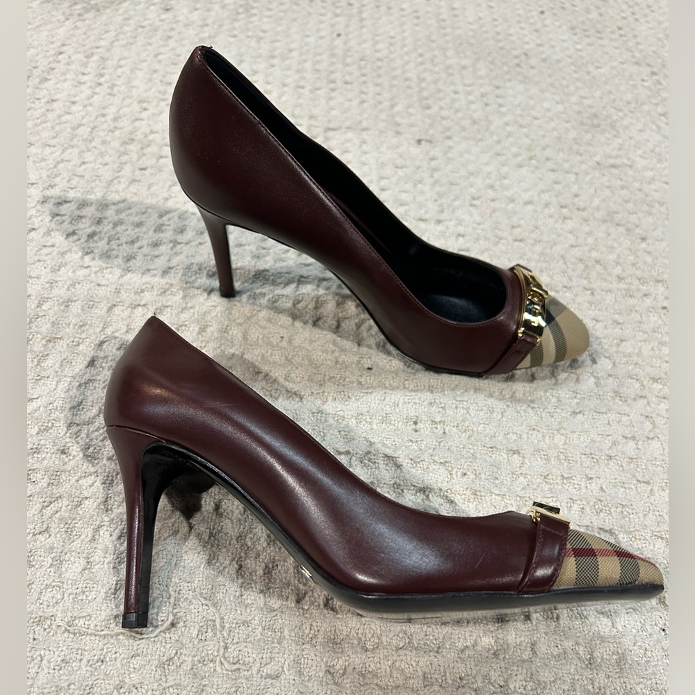 Burberry Deep Burgundy Leather Nova Check Pumps Womens 37
